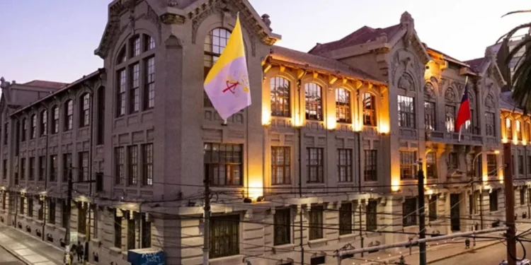 Estudiantes de la PUCV habrían recibido correo con amenaza de tiroteo