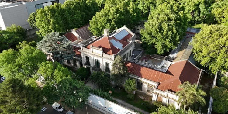 La historia de la manzana que comparten Floresta y Monte Castro y donó un genovés: el orificio clave y el proyecto para transformarla