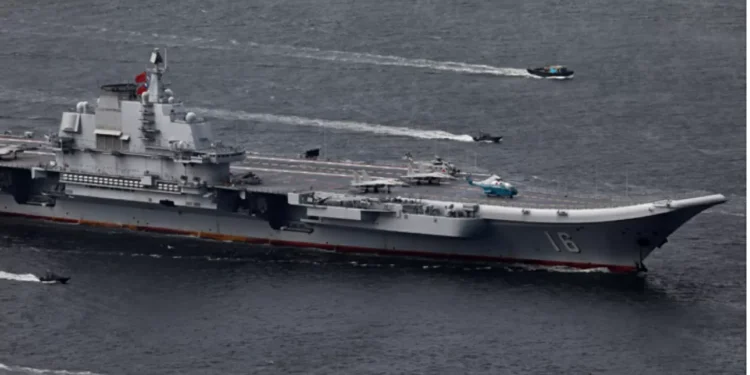 China lanza maniobras militares por aire y mar alrededor de Taiwán