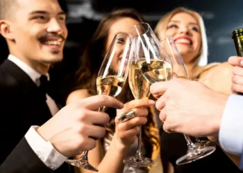 Un brindis para todos los bolsillos: encogido vinos espumosos a partir de 10 euros para triunfar esta Navidad