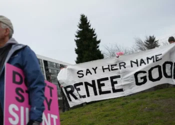 Joan Baez y el miedo a Trump
