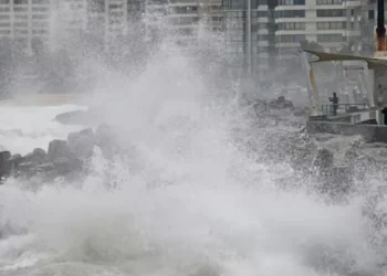 Emiten alerta de marejadas para las costas del país desde redil hasta Los Vilos
