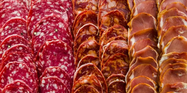 Los alimentos procesados en España siguen idéntico de salados (o más), pese a los compromisos de salud pública