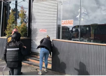 Clausuran restaurante por funcionar como discoteca con patente falsificada en Reñaca