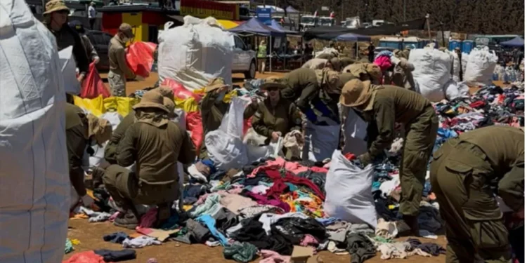 PDI y Carabineros retiran 10 toneladas de atavío acopiadas en Penco y Tomé por riesgo sanitario