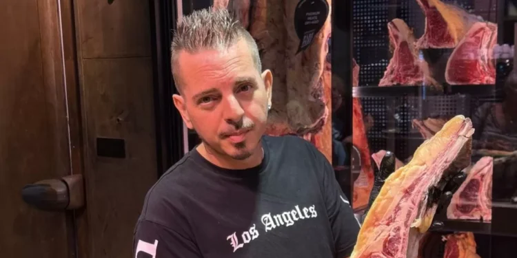 Mariano Sánchez, carnicero, desvela el truco para cocinar filetes empanados aptos para celíacos: “Sin necesidad de rendir harinas y pan rallado”