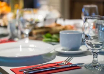 Un comedor estalla contra los clientes e impone reglas de comportamiento: “No somos los mecánicos de la Fórmula 1”