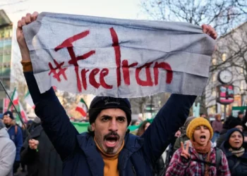 Mucho ruido y algunas nueces