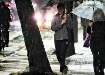Llegó el agua a la Ciudad: hasta cuándo lloverá y cómo estará el tiempo el remate de semana