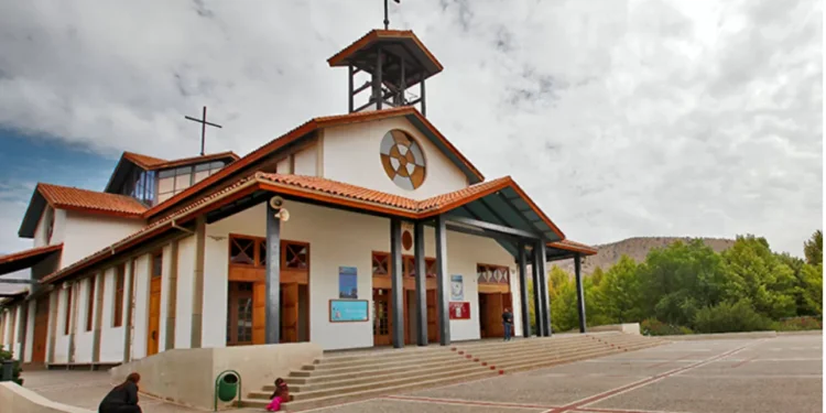 Polémica por el cobro de estacionamientos en el basílica Santa Teresa de Los Andes
