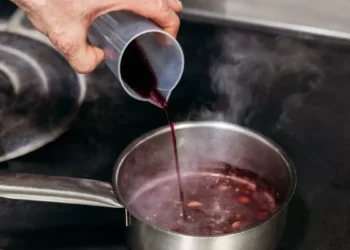 “Nadie cree que un plato saldrá bien con un dolencia aceite; con el vino pasa igual”: ¿cuál es el mejor para cocinar?