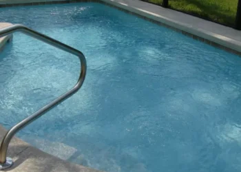 Madre e hijo son encontrados muertos en una piscina en San Clemente