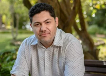 Detienen a Alberto Larraín tras mandato de tribunal por investigación de fondos a Procultura