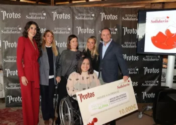 Bodegas Protos impulsa una informe edición de su brindis solidario con 10.000 euros para proyectos sociales en España