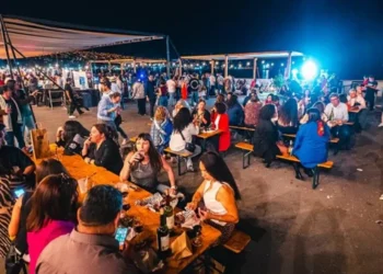 Más de 5 mil personas asistieron a la ExpoVino 2026 en Valparaíso.