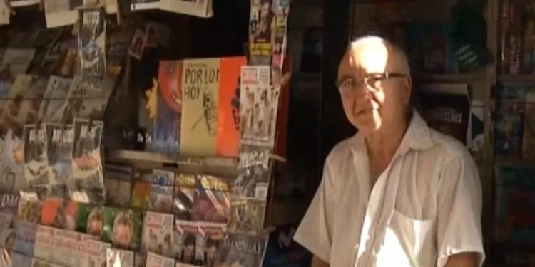 Canillitas, un oficio en extinción: IMM sondeo habilitar que quioscos amplíen productos tras notoria baja en ventas