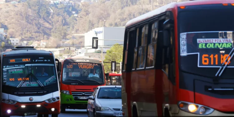 Paro de microbuses estaría afectando a Quilpué y Villa Alemana