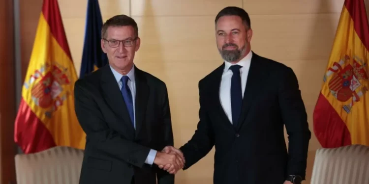 Vox juega a desgastar al PP