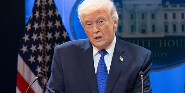 Trump sube a 15% arancel global tras decisión de la corte suprema