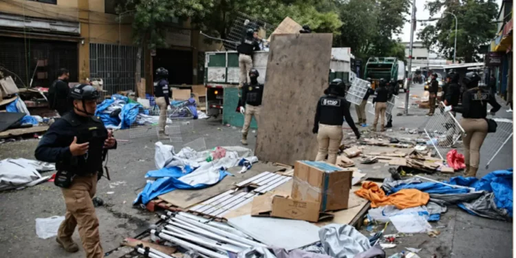 Barricadas y enfrentamientos tras operativo de despeje en barrio Meiggs