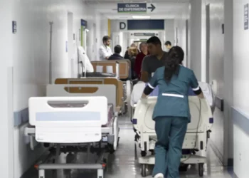 Listas de espera de hospitales aumentaron en más de 430 mil personas durante el ministerio de Boric