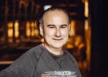 Andrés Conde, importador de pimples: “Estamos matando a los últimos románticos del pimple; no poder echar la espuela etiquetas por el precio es una pena”