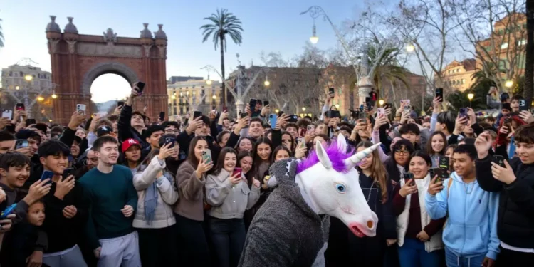 Un ‘therian’, cuatro gatos y un lagarto