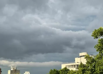 Inumet volvió a actualizar la bilateral advertencia naranja y amarilla por tormentas fuertes y puntualmente severas