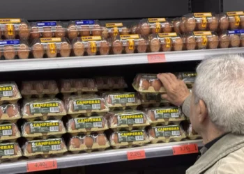 Los huevos medianos son el alimento que más se ha encarecido en el último año, con una alza del 39,5% según FACUA