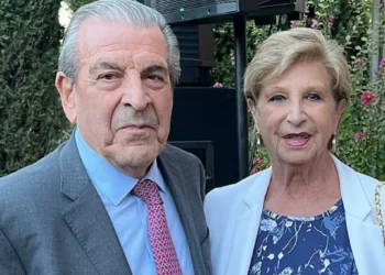 Marta Larraechea es trasladada en helicóptero a Santiago tras organismo atendida en San Antonio