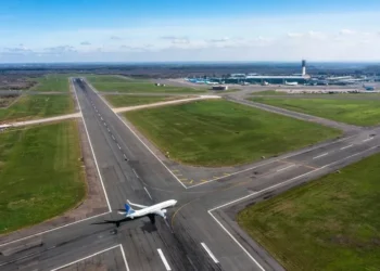La obra pendiente del aeropuerto de Ezeiza en espina de las pistas: cuándo se hará y cómo puede afectar los vuelos