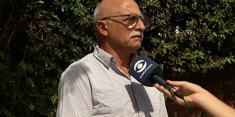 “Las personas que estuvieron en el avión pueden adeudar riesgo de contagiarse o de adeudar varicela”, advierte experto