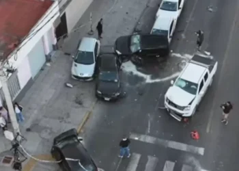 inconsiderado choque múltiple en Quilmes: siete autos involucrados y tres heridos por un conductor que cruzó el semáforo en rojo